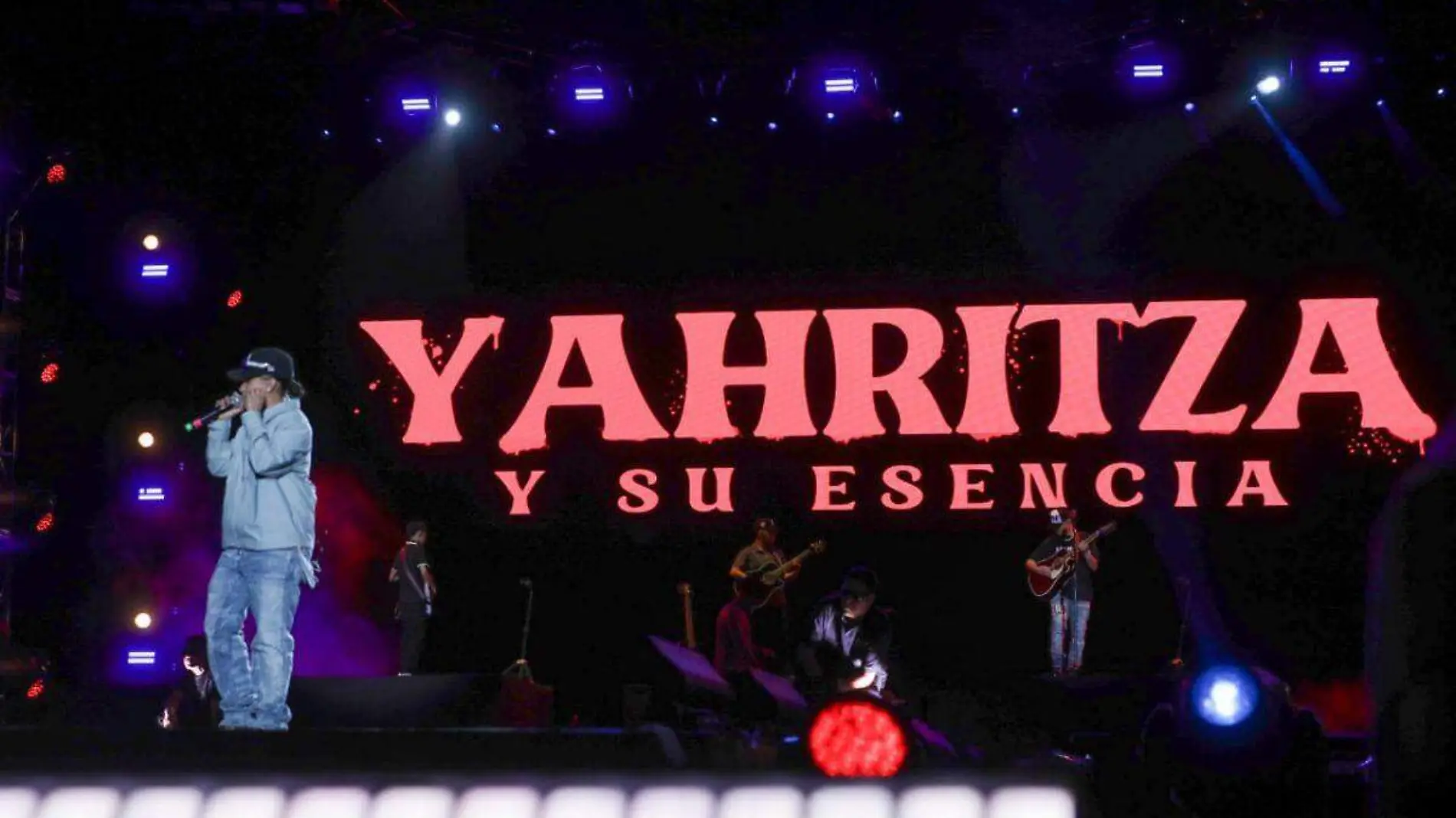 Yahritza y su Esencia (1)